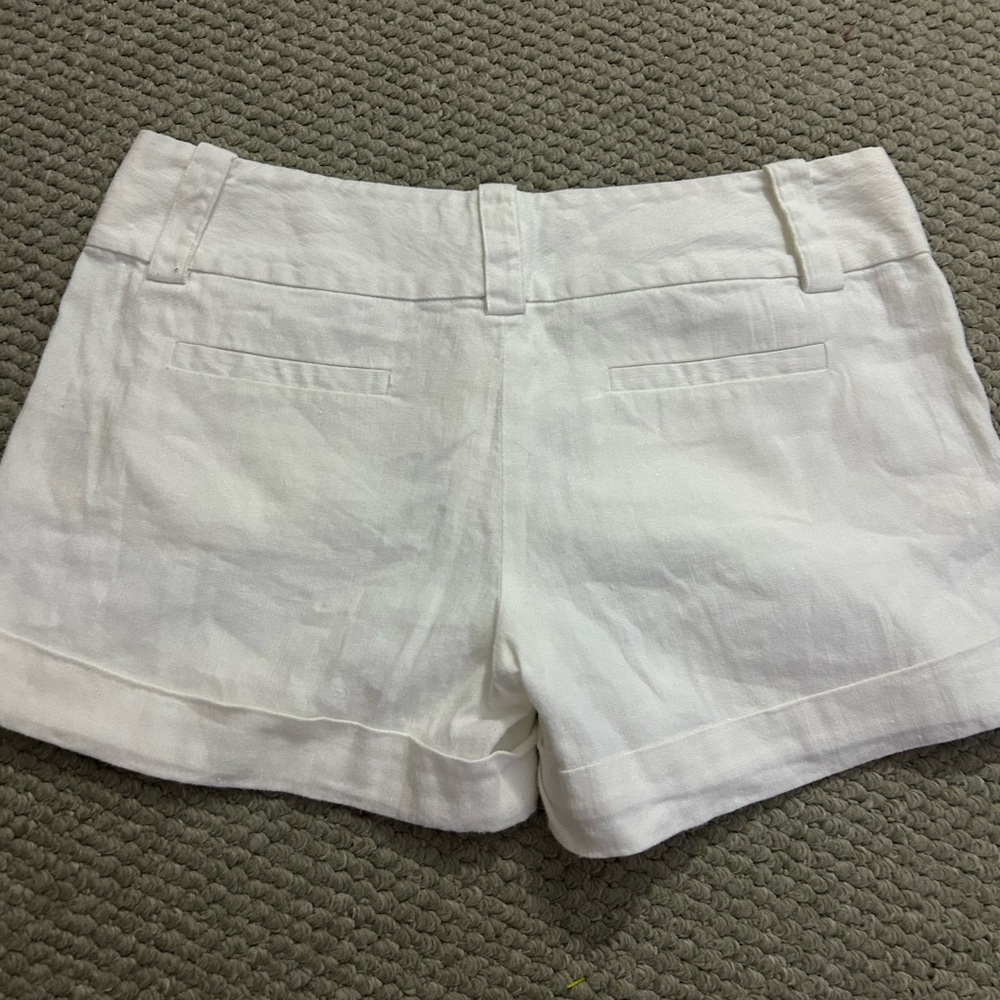 62% linen Alice and Olivia shorts - Picture 2 of 5